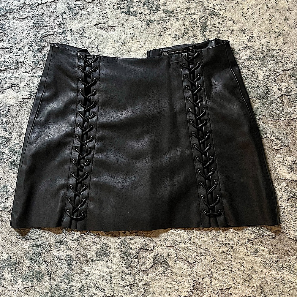 Women's Zara black faux leather mini skirt. Size small